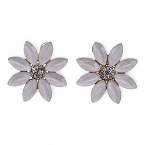 Pearl Vintage Glass Flower Earrings - Elegant, Serene Jewelry - White - Image 2